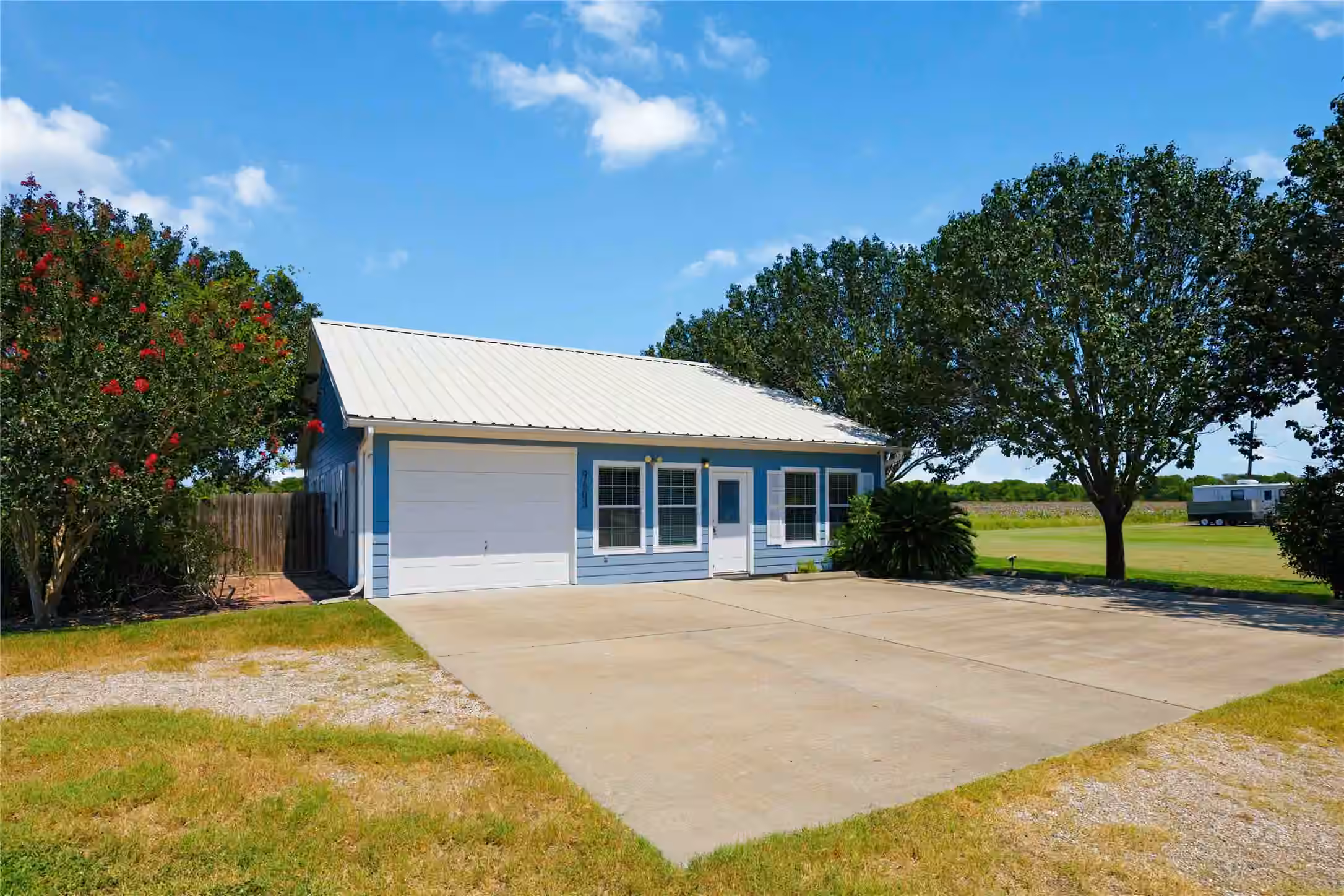 Photo 3 of 9603 Surrey Lane, Richmond, TX