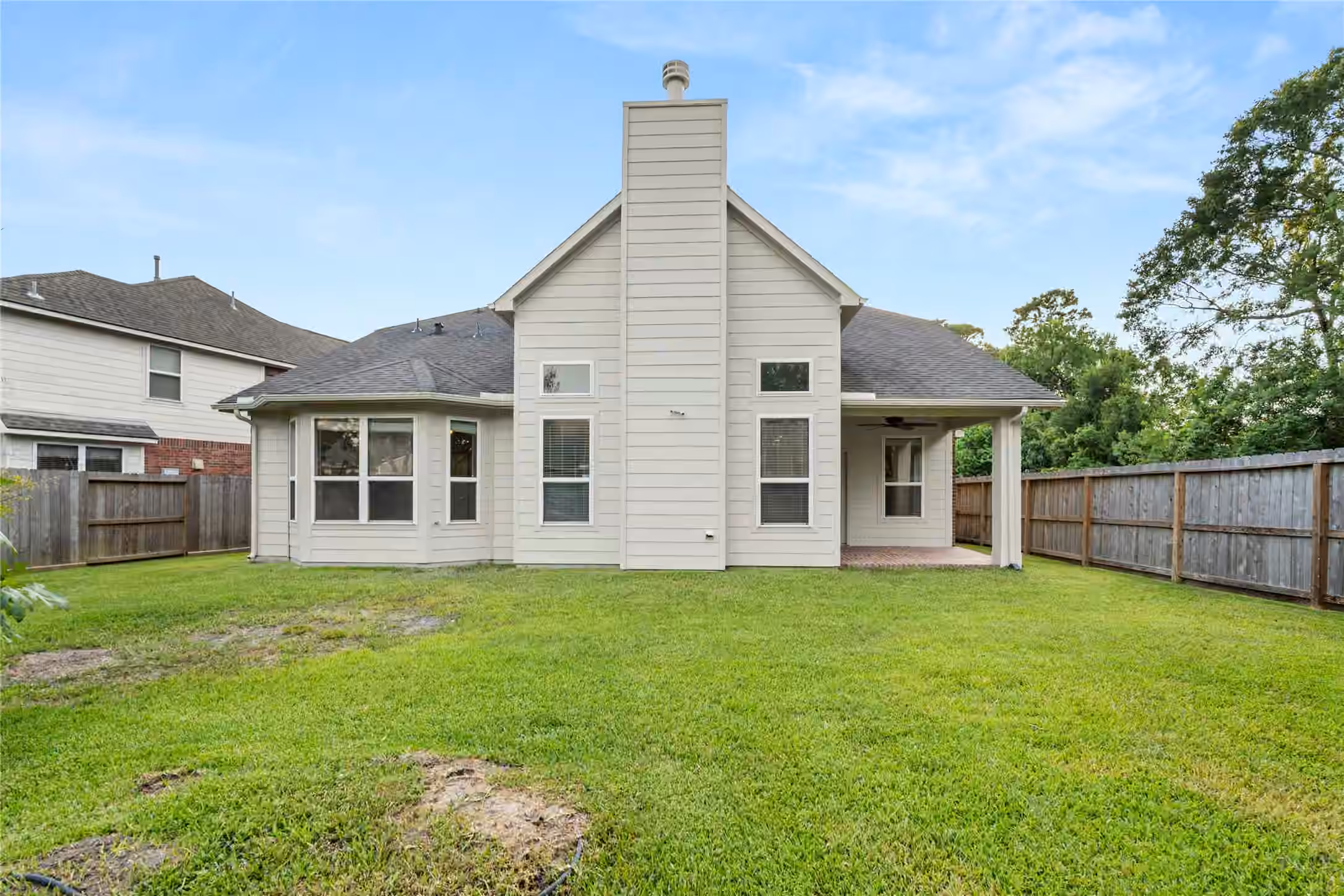 Photo 6 of 13726 Sandy Bend Court, Houston, TX