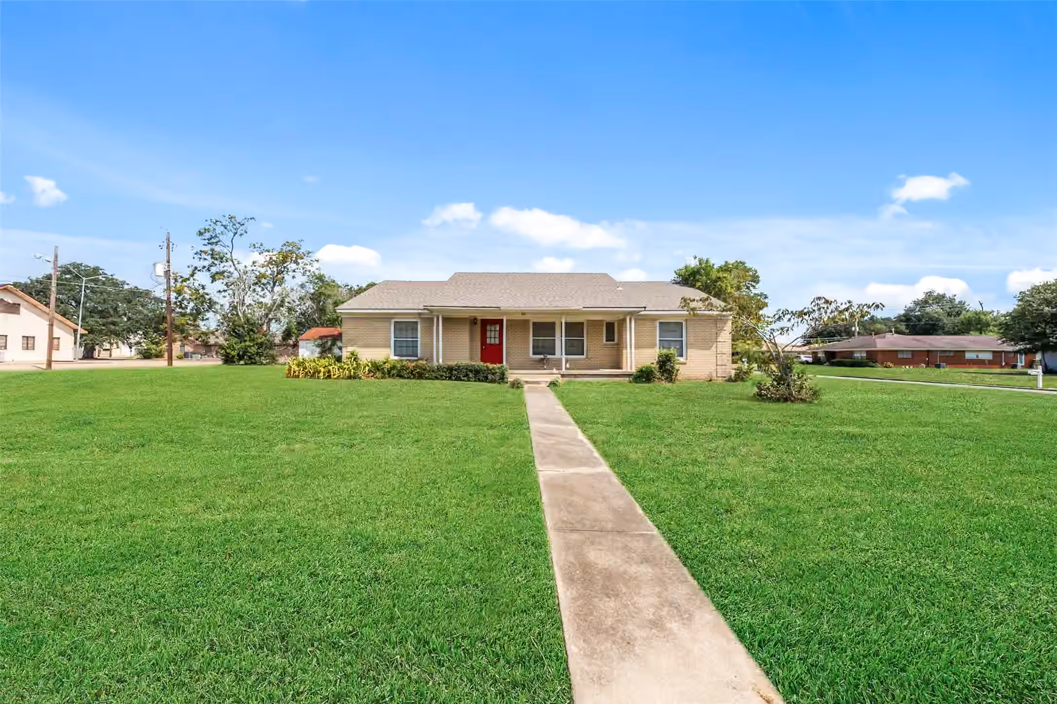 Photo of 810 Main Street, Hempstead, TX