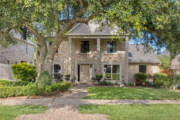 Photo of 4134 Lakepointe Forest Drive, Seabrook, TX 77586