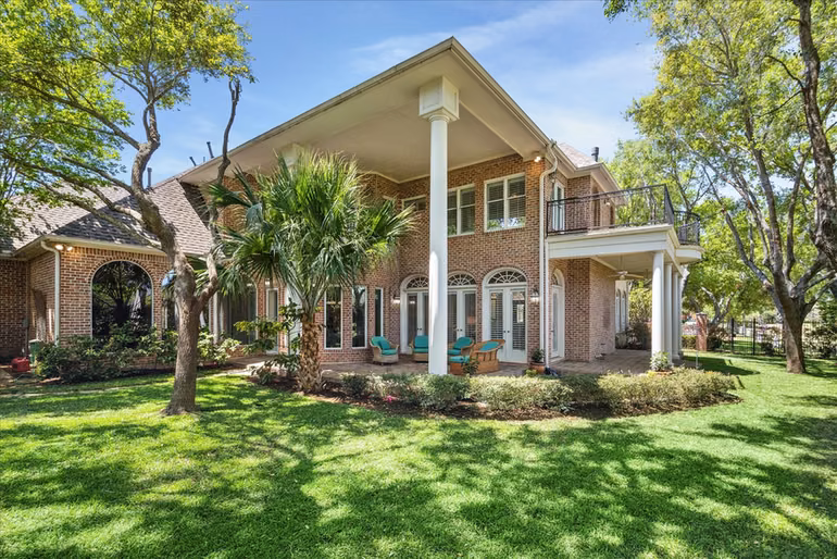 Photo 2 of 38 Scotsmoor Court, Sugar Land, TX