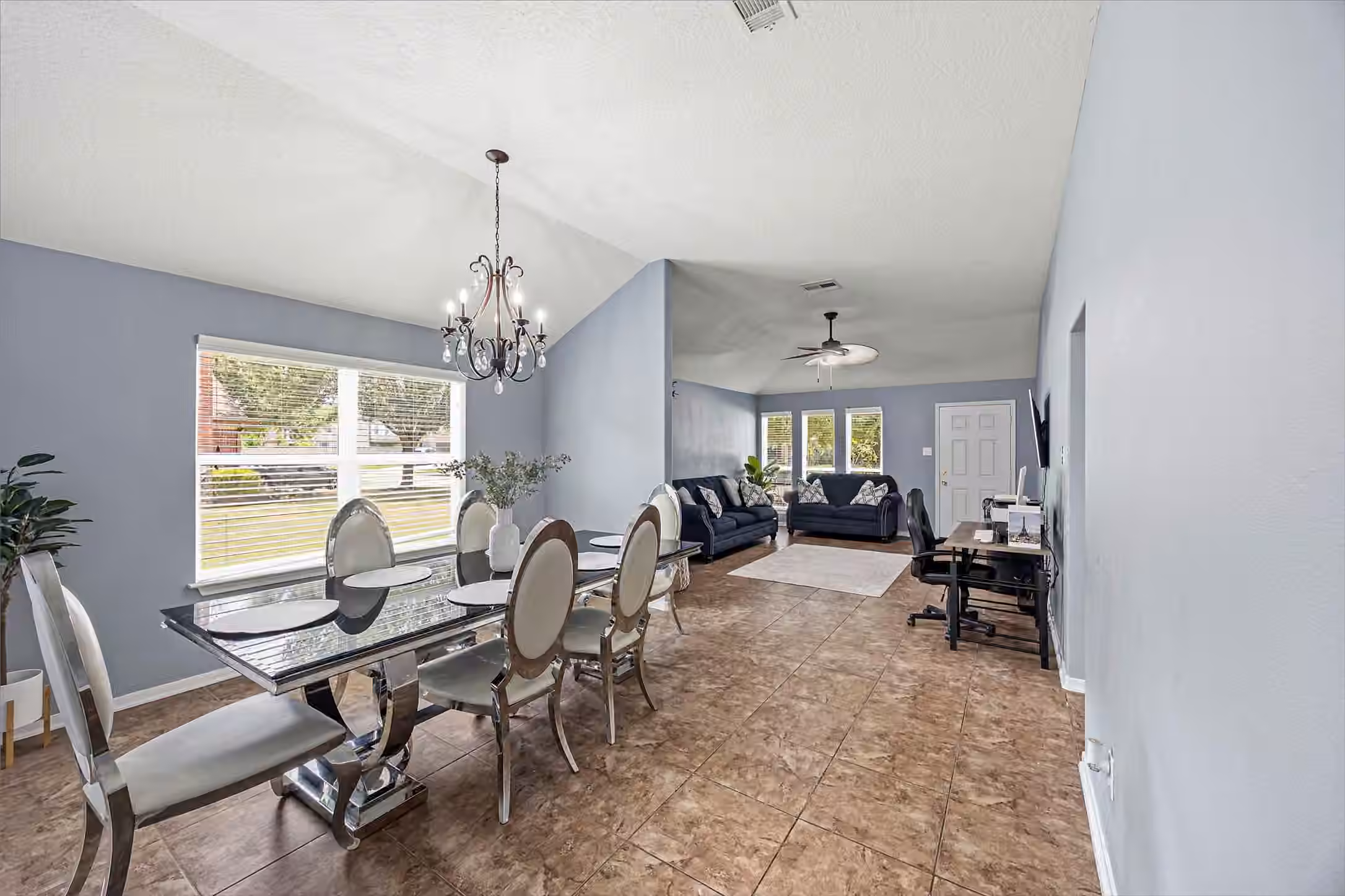 Photo 5 of 5623 Cinnamon Lake Drive, Baytown, TX