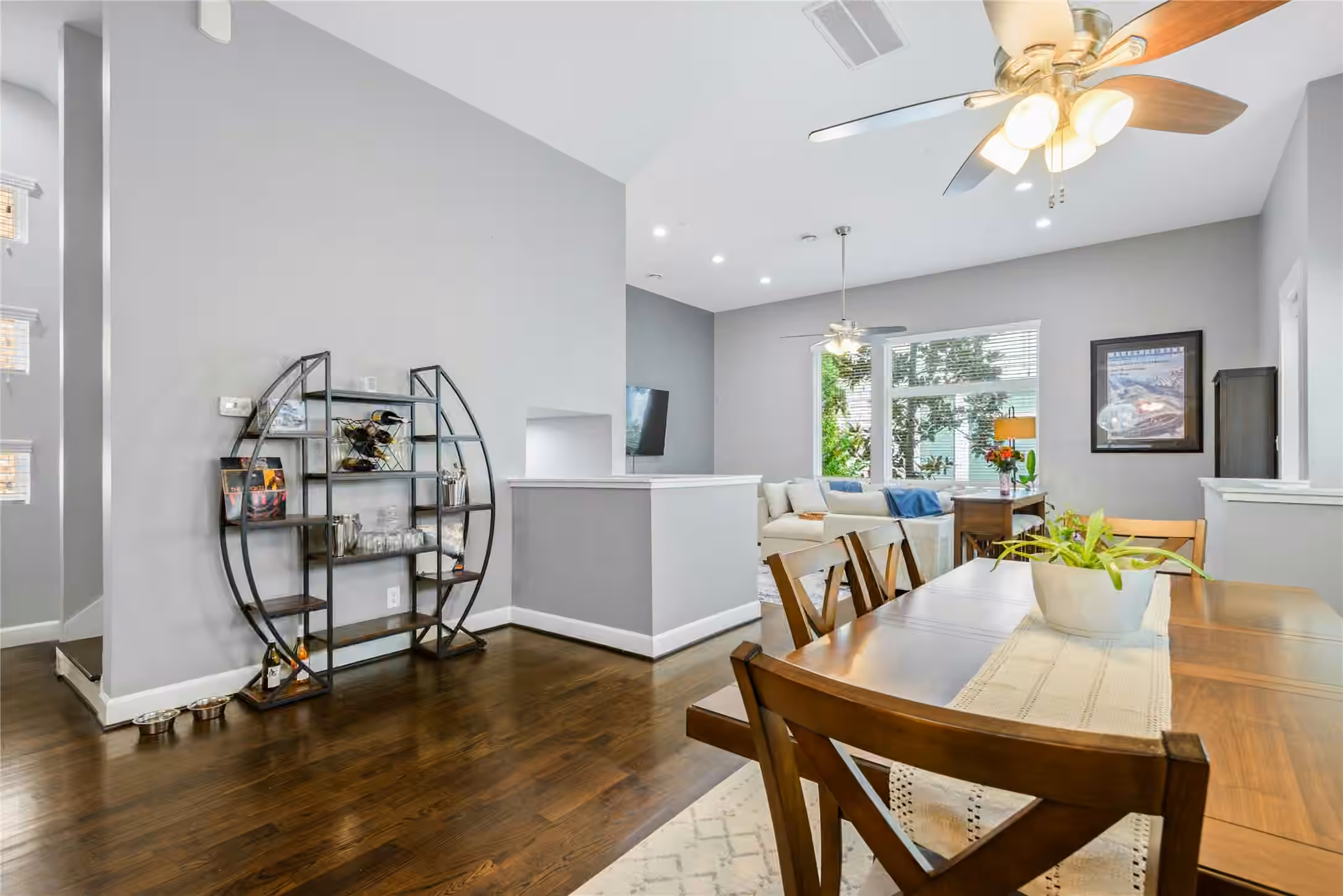Photo 5 of 1822 Southmore Boulevard A, Houston, TX