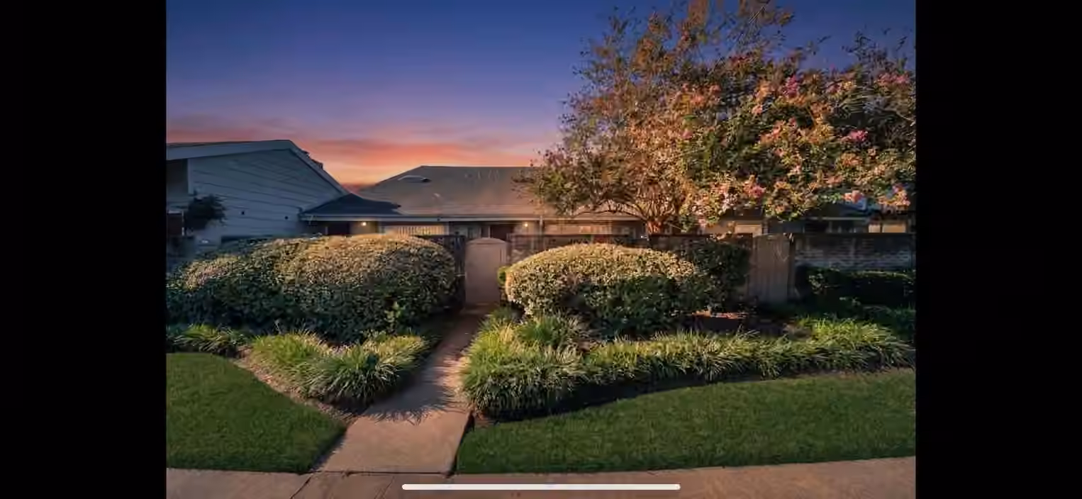 Photo 2 of 12934 Greenway Chase Court 2934, Houston, TX