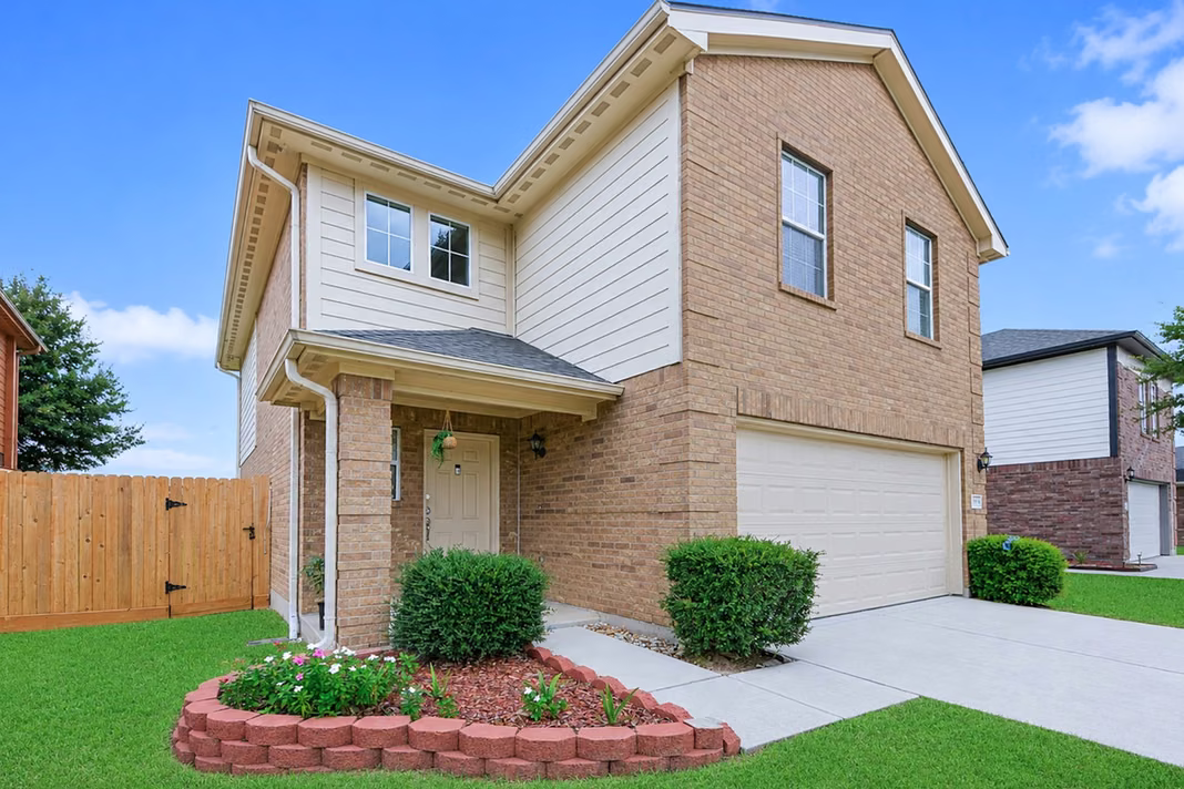 Photo 3 of 5019 Royal Cypress Drive, Katy, TX