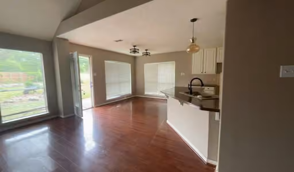Photo 6 of 1702 Whispering Forest Drive, Houston, TX