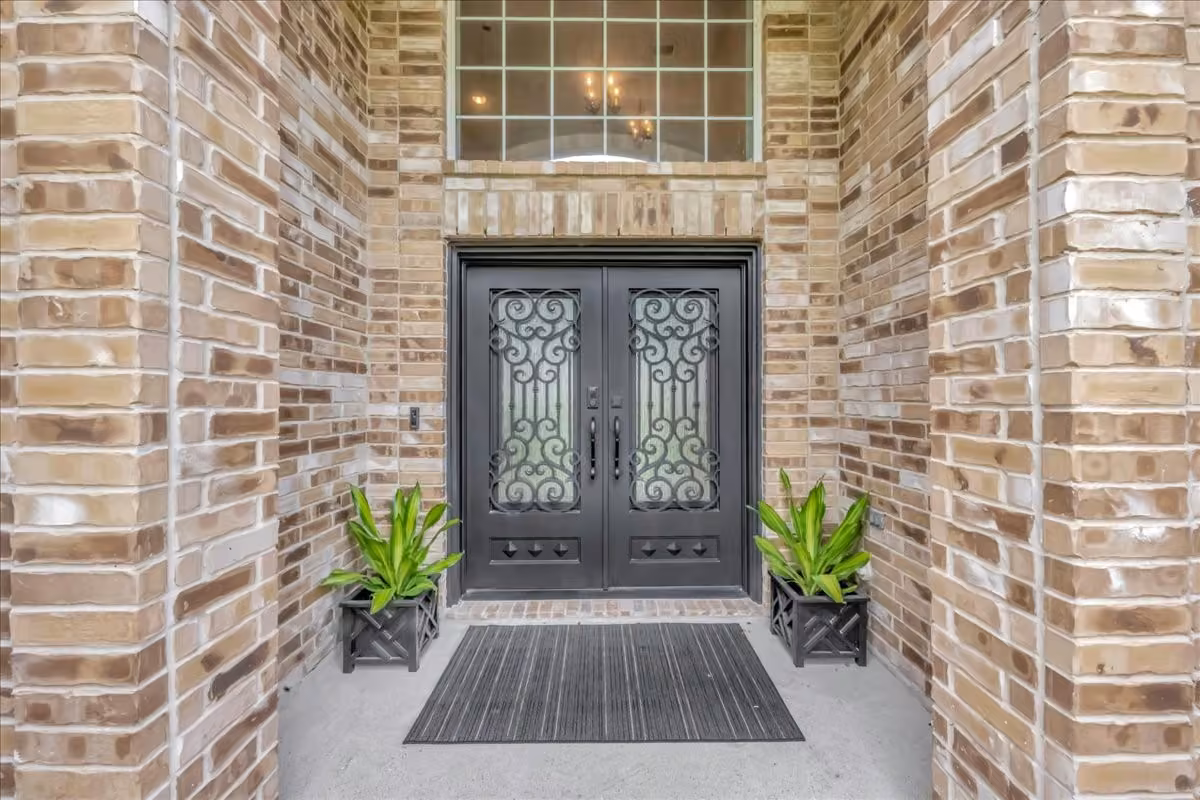 Photo 5 of 2225 Palm Bay Circle, Seabrook, TX