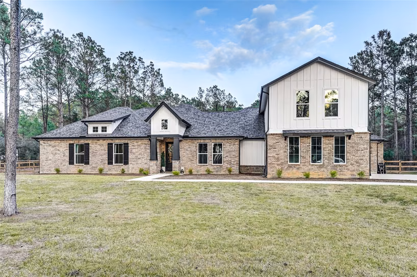 Photo 3 of 15640 Forest Grove Drive, Willis, TX