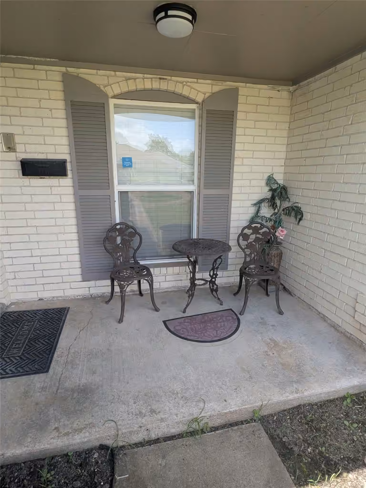 Photo 2 of 4018 Rosewin Circle, Houston, TX