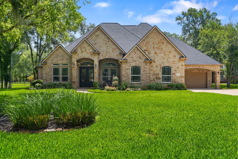 Photo 2 of 3422 Woodbine Drive, Fulshear, TX