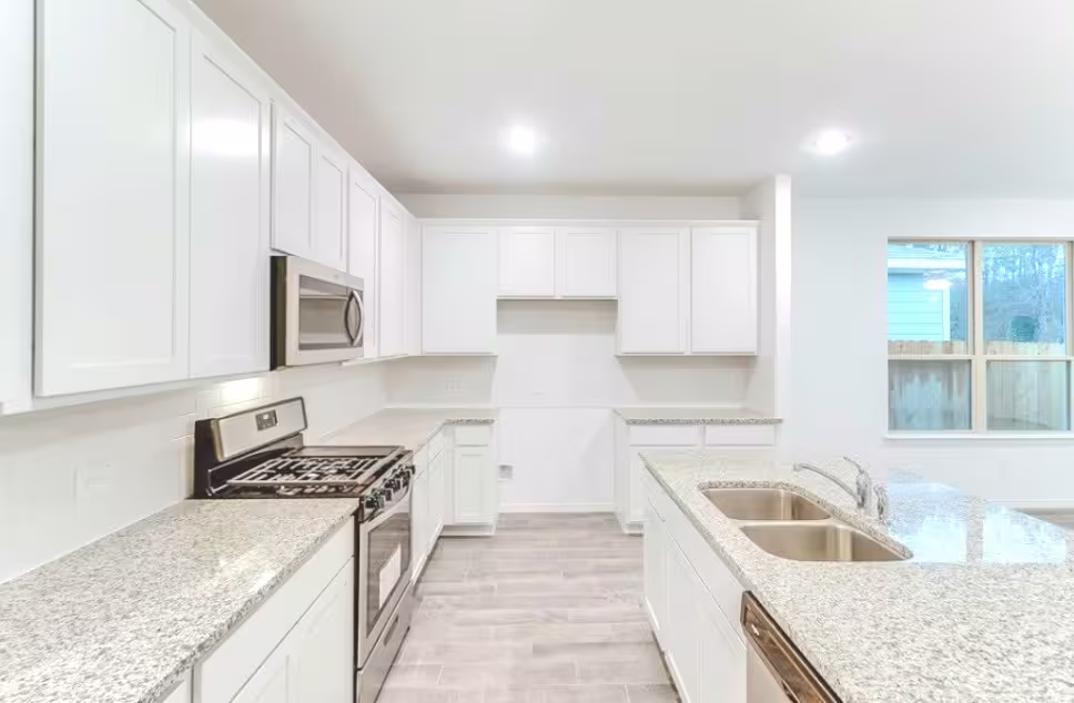 Photo 3 of 14423 Sunny Bend Way, Conroe, TX