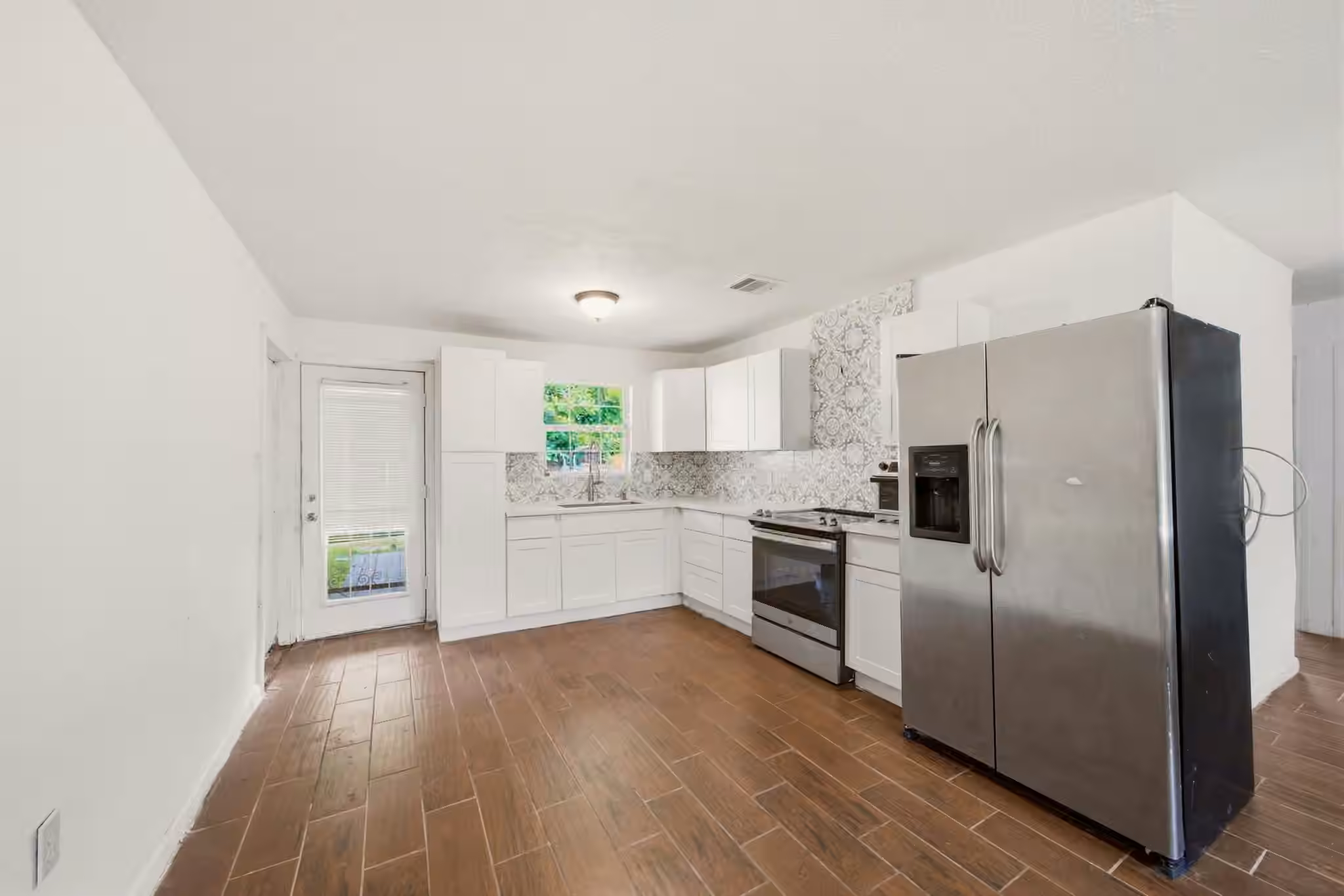 Photo 5 of 7511 Arnim Street, Houston, TX