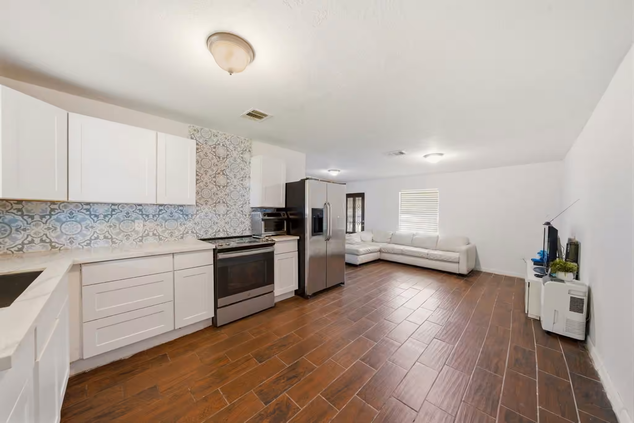 Photo 7 of 7511 Arnim Street, Houston, TX
