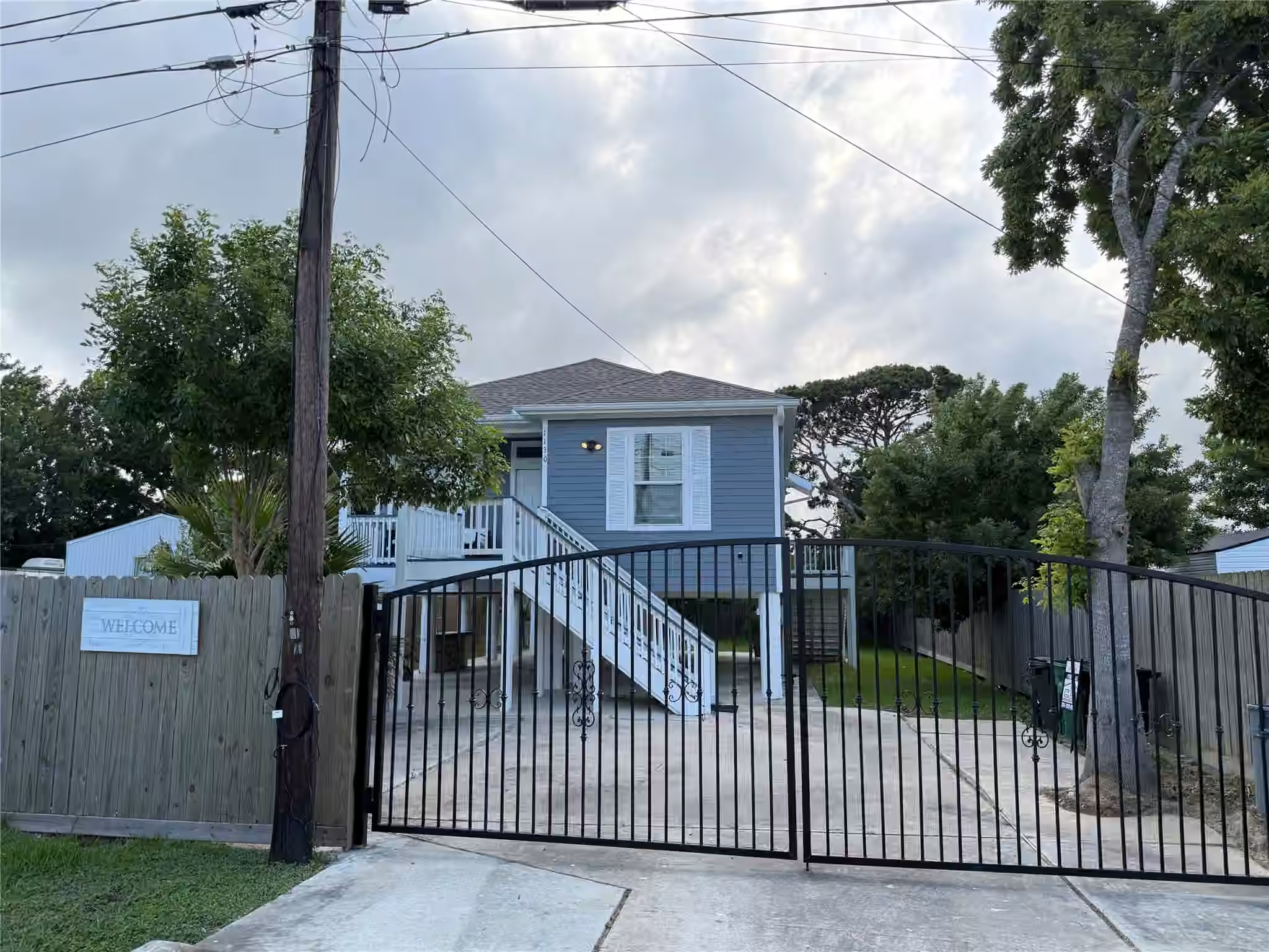 Photo of 1130 10th Street, Dickinson, TX 77539