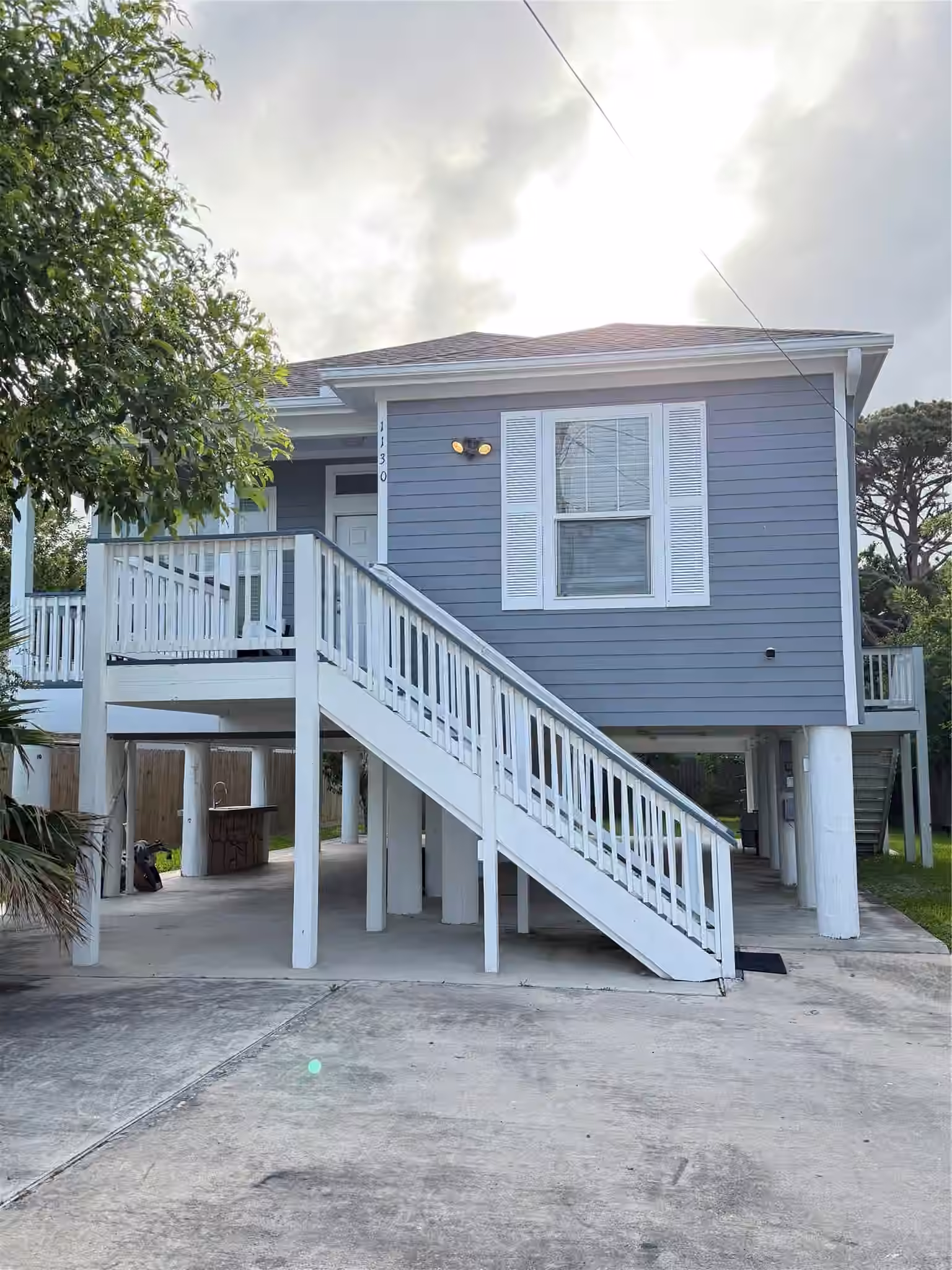 Photo 2 of 1130 10th Street, Dickinson, TX