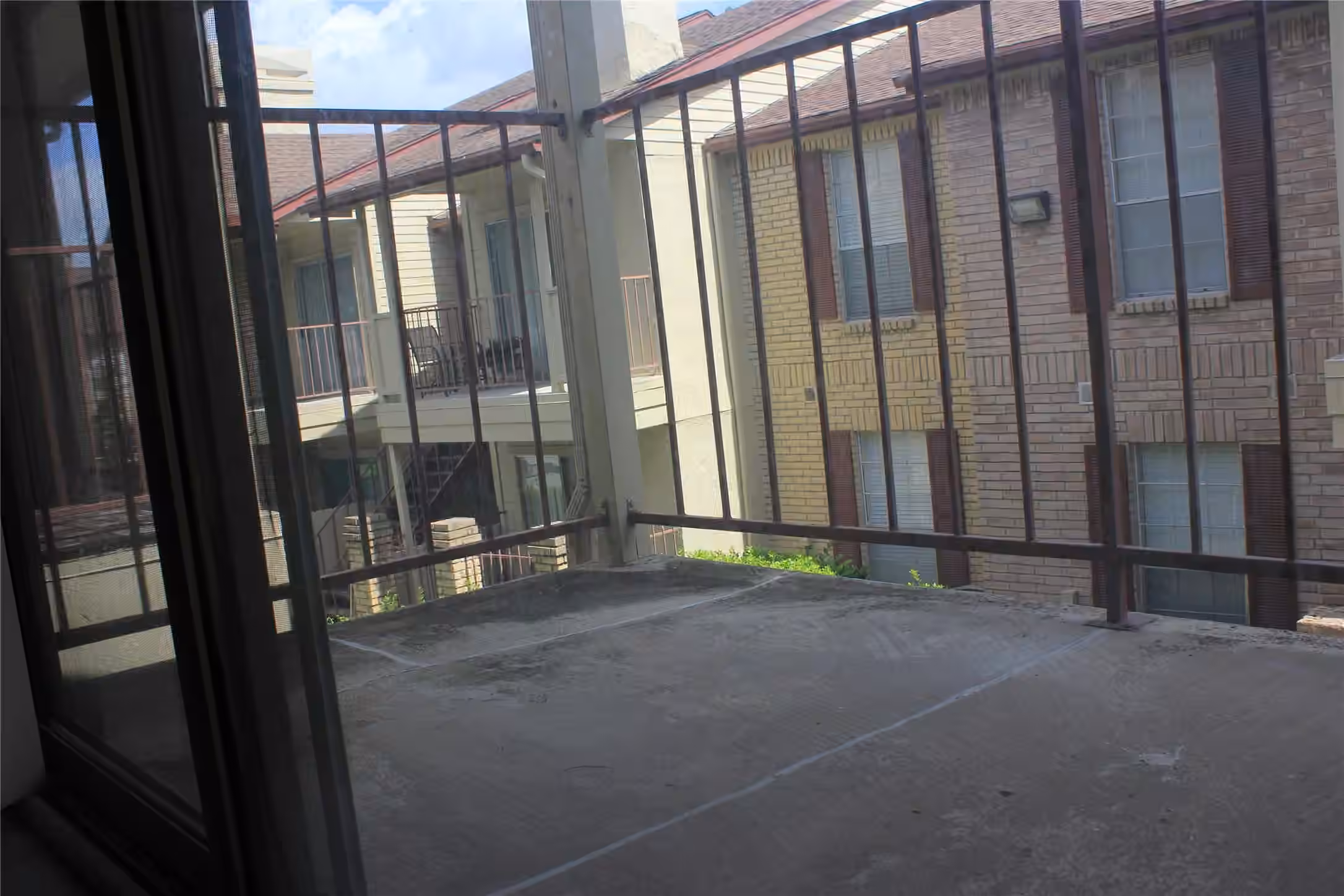 Photo 5 of 2120 El Paseo Street 404, Houston, TX