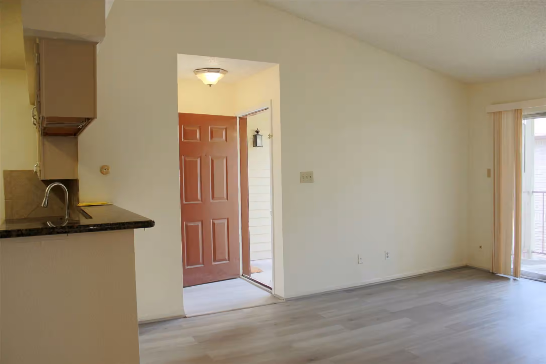 Photo 7 of 2120 El Paseo Street 404, Houston, TX
