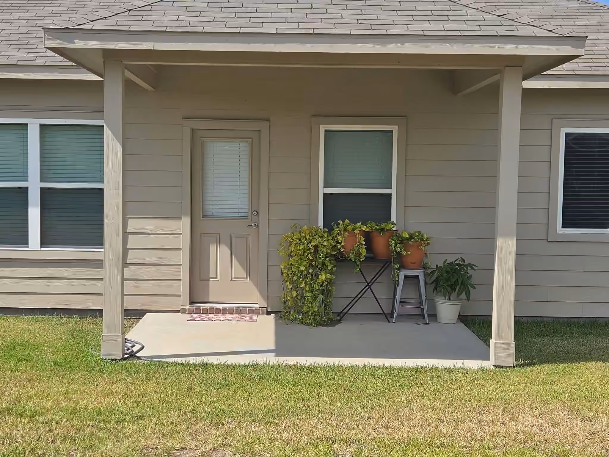Photo 5 of 398 Shoreview Drive, Conroe, TX