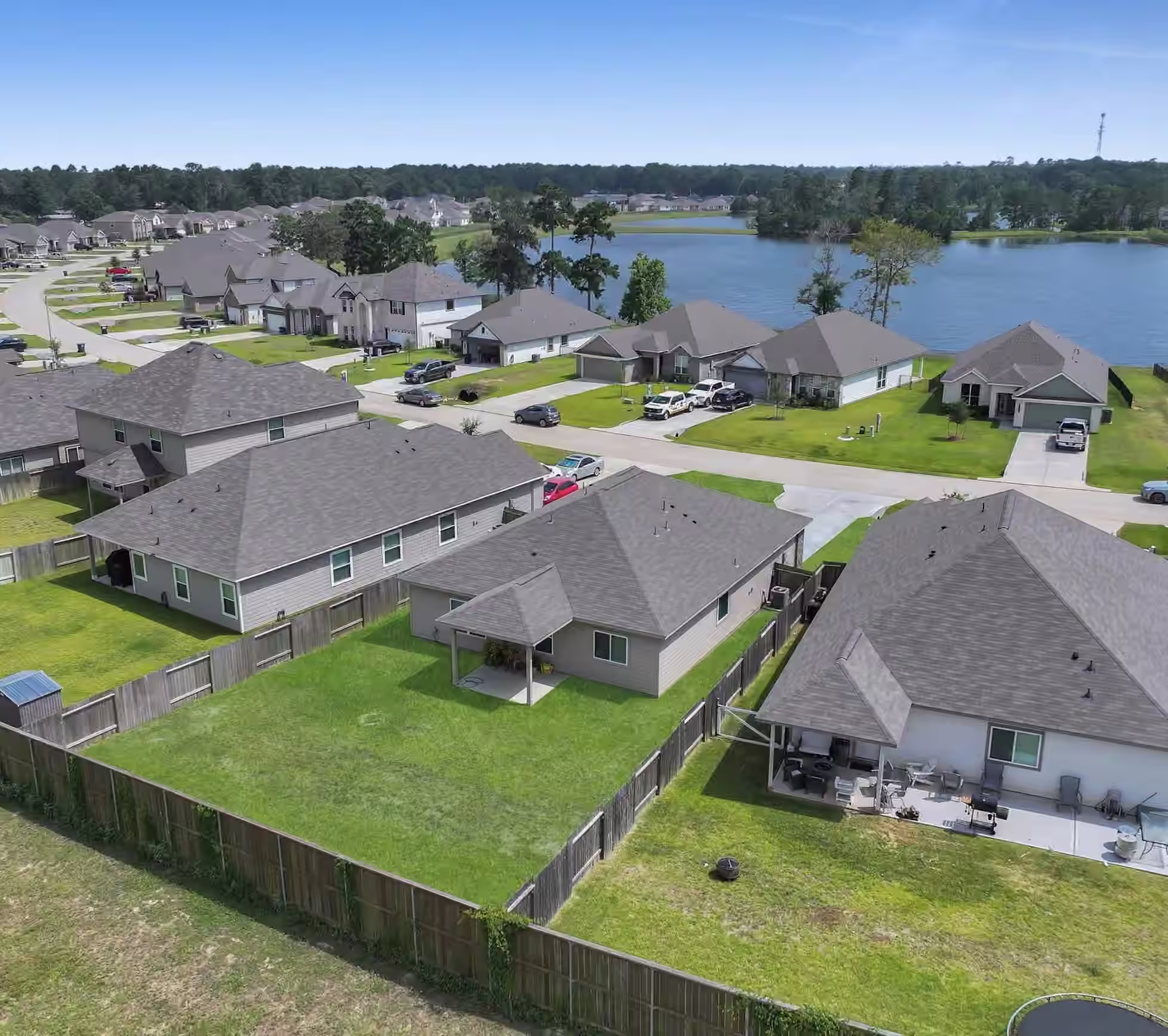 Photo 6 of 398 Shoreview Drive, Conroe, TX