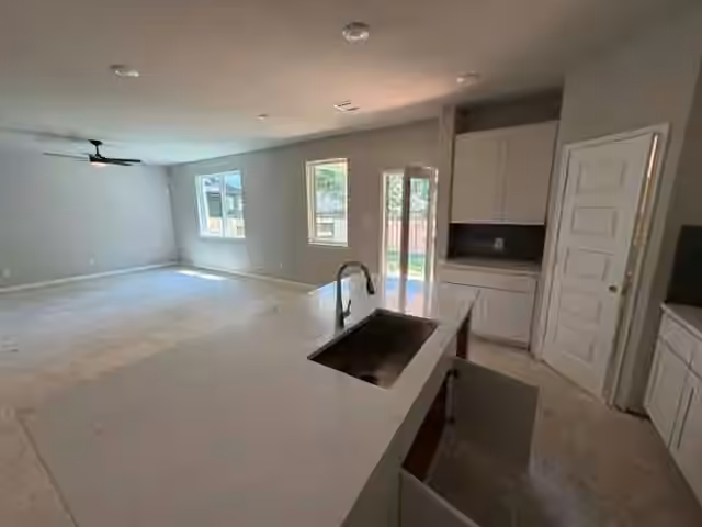 Photo 5 of 12963 Shady Grove Lane, Montgomery, TX