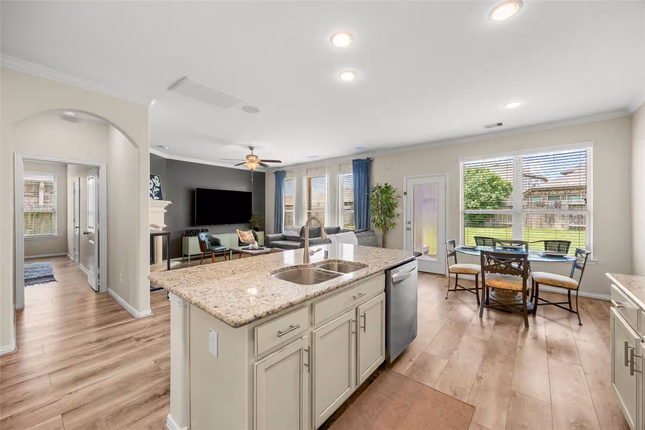 Photo 5 of 15638 Kensington Bluff Drive, Cypress, TX