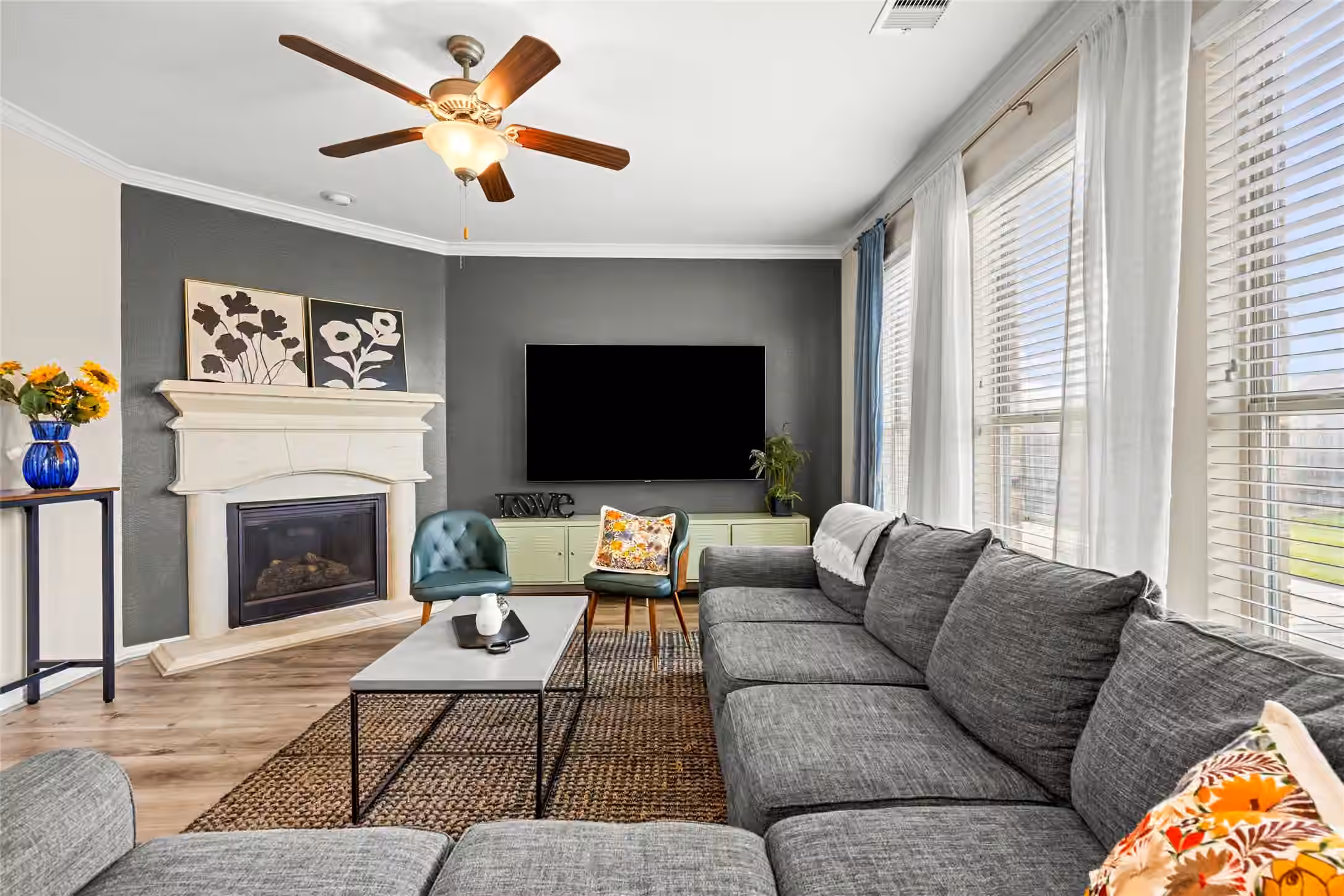 Photo 7 of 15638 Kensington Bluff Drive, Cypress, TX