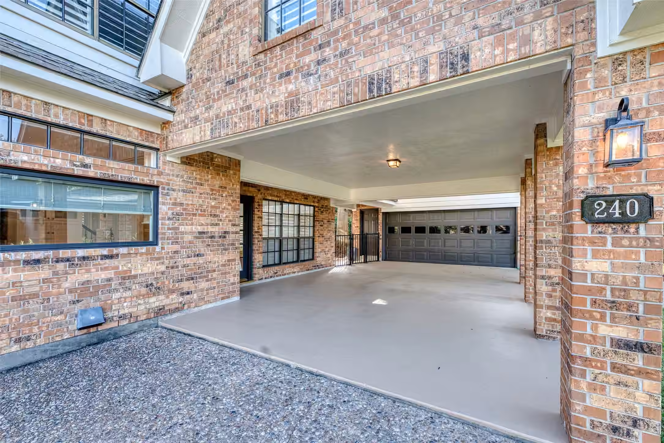 Photo 3 of 240 EDGEWOOD DR, Montgomery, TX