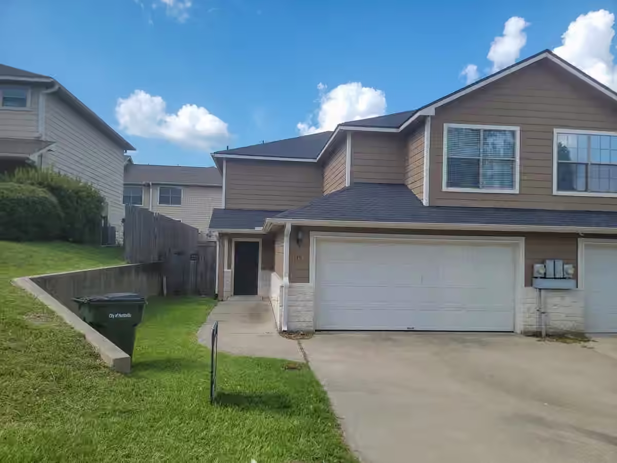 Photo of 115 Sendero Drive, Huntsville, TX 77340