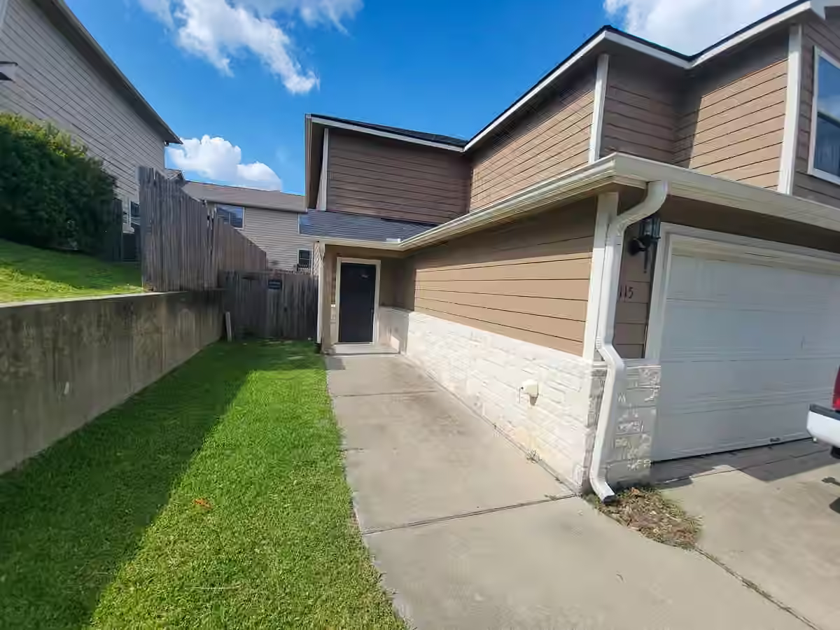 Photo 2 of 115 Sendero Drive, Huntsville, TX
