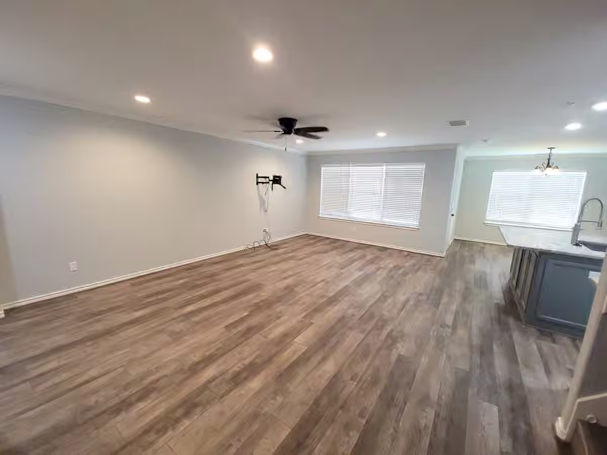 Photo 5 of 115 Sendero Drive, Huntsville, TX