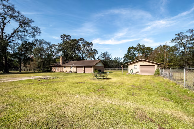 Photo 3 of 10488 Fostoria Road, Cleveland, TX