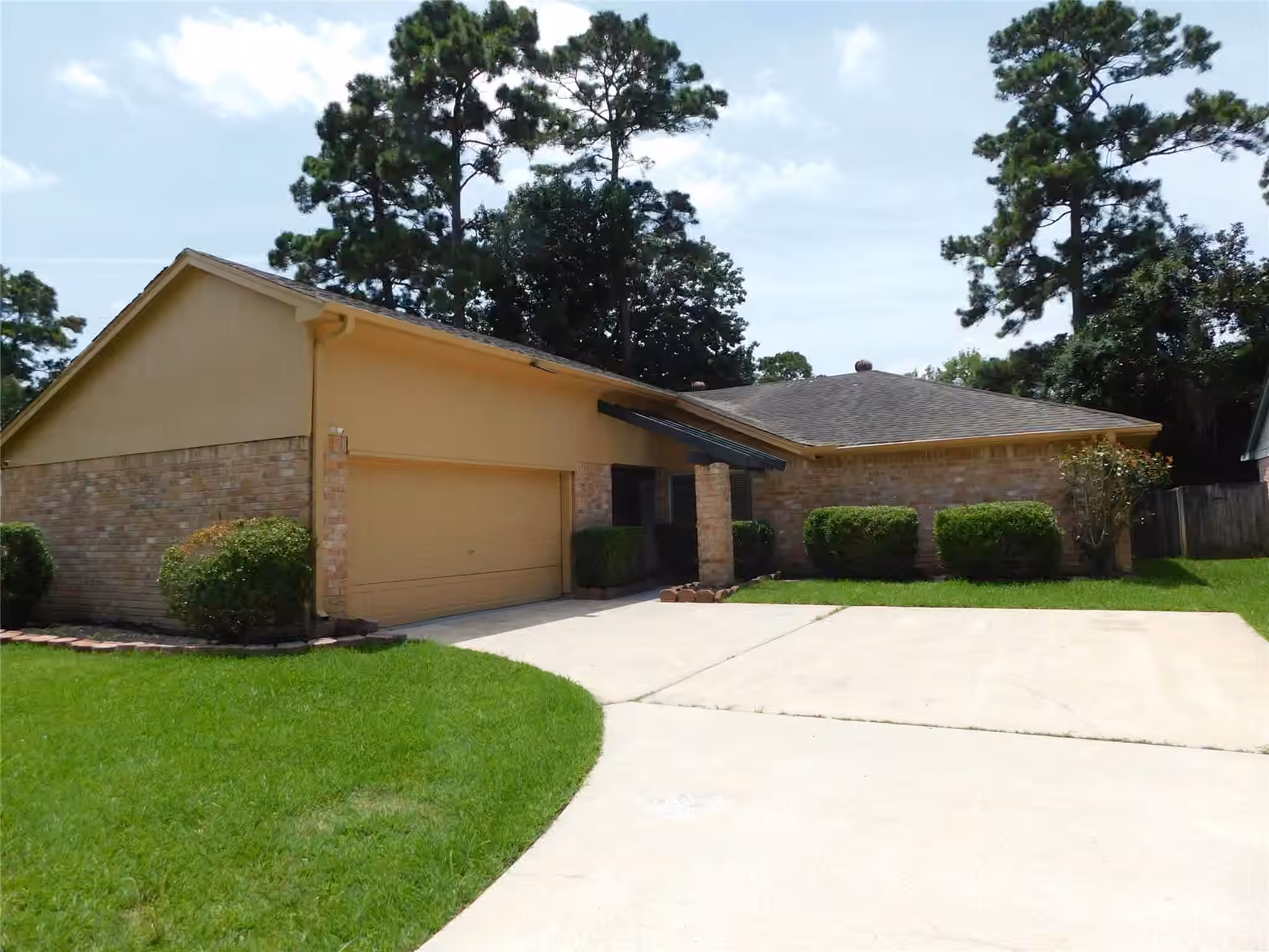 Photo 2 of 1115 Harpings Way, Crosby, TX