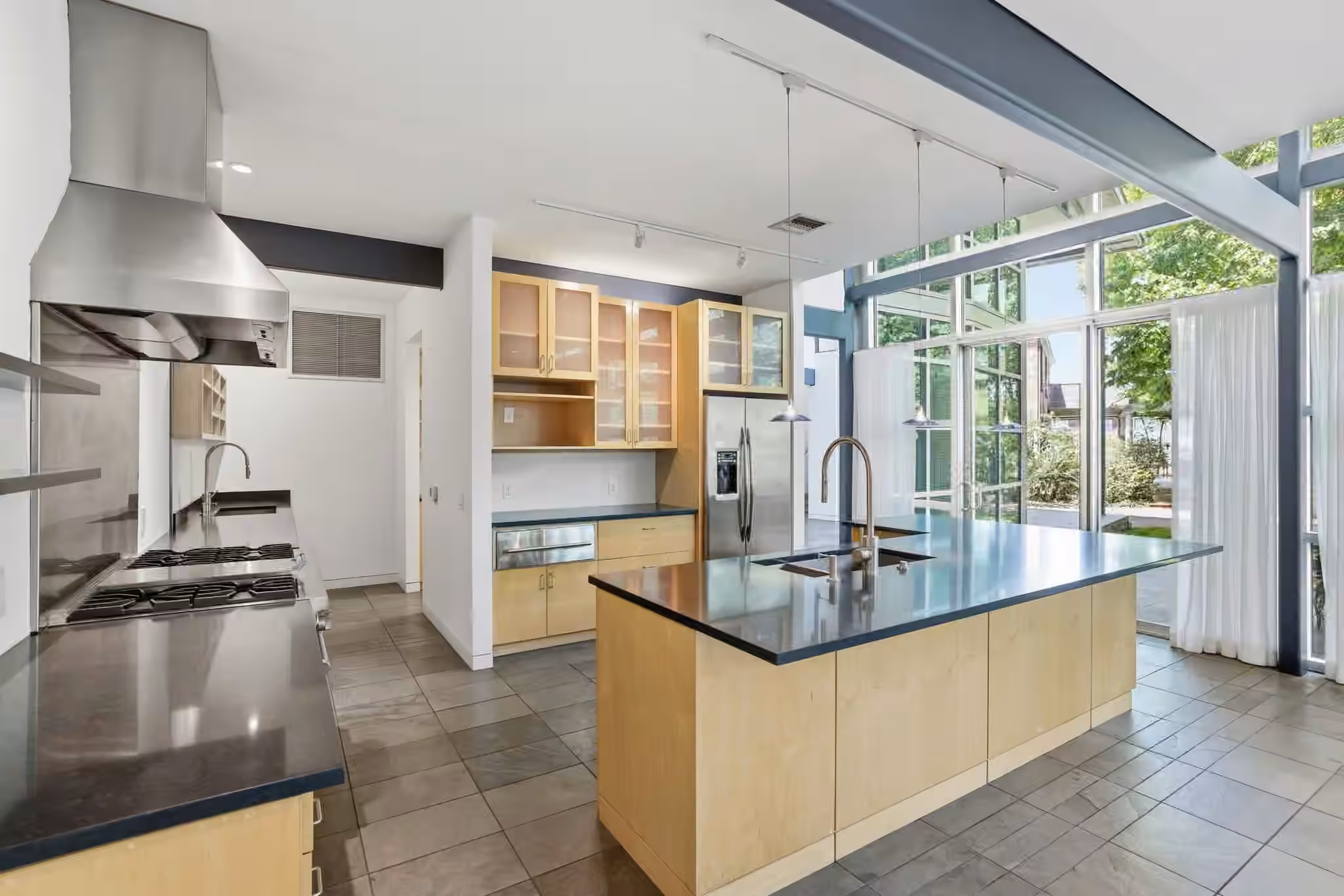Photo 7 of 2424 White Oak Drive, Houston, TX