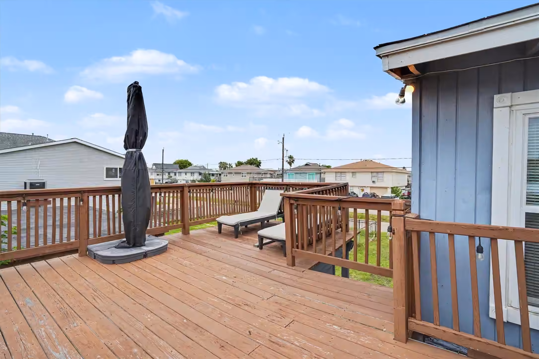 Photo 2 of 370 Ling Street, Bayou Vista, TX