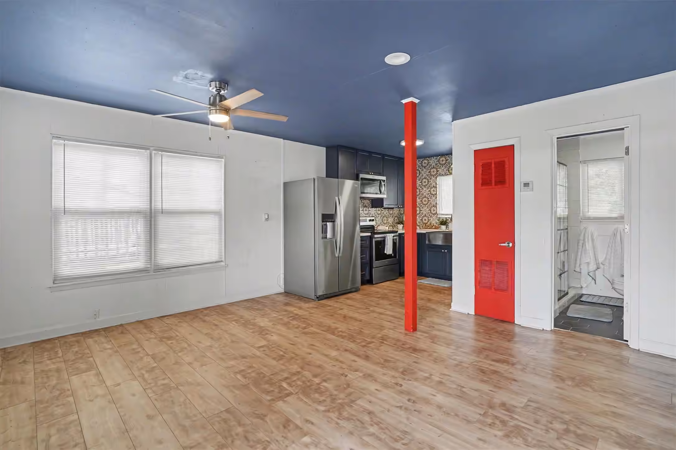 Photo 5 of 370 Ling Street, Bayou Vista, TX