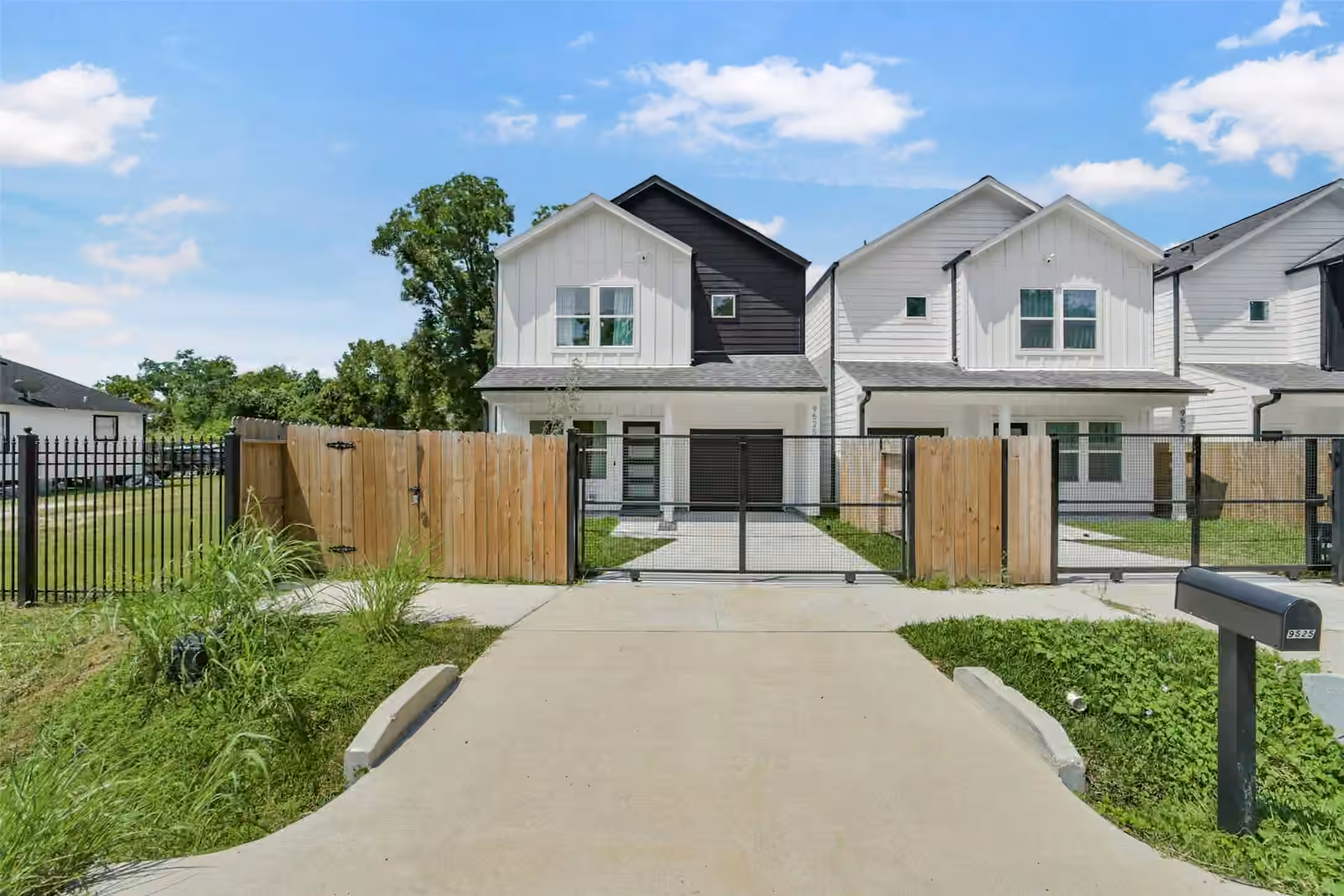 Photo of 9525 Beckley Street, Houston, TX 77088