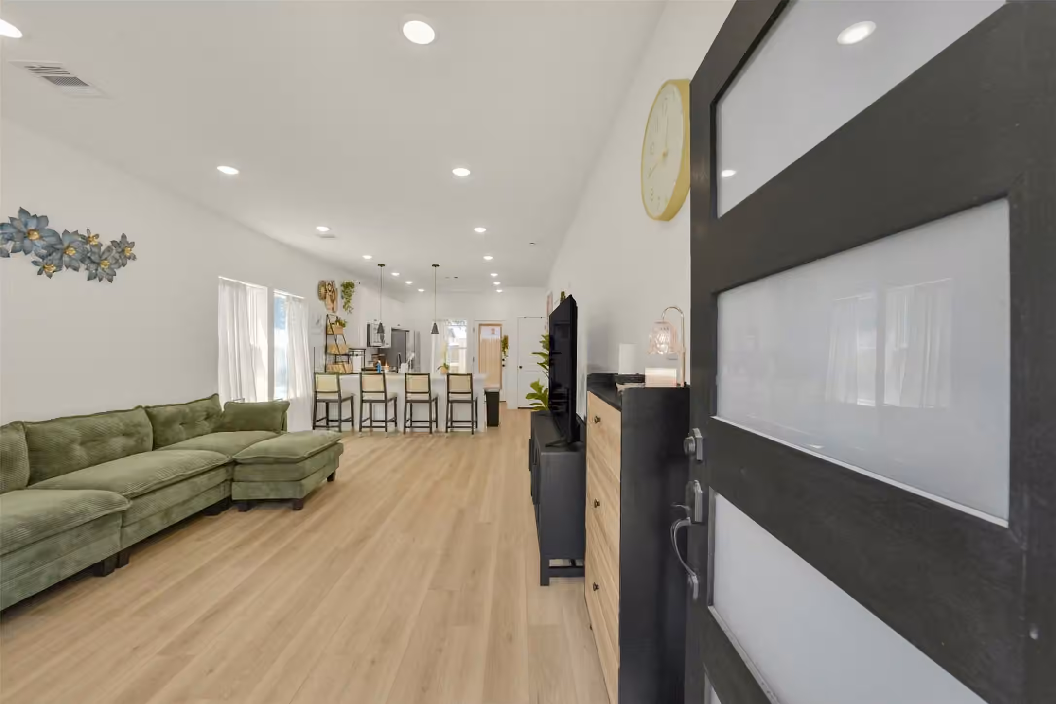 Photo 3 of 9525 Beckley Street, Houston, TX