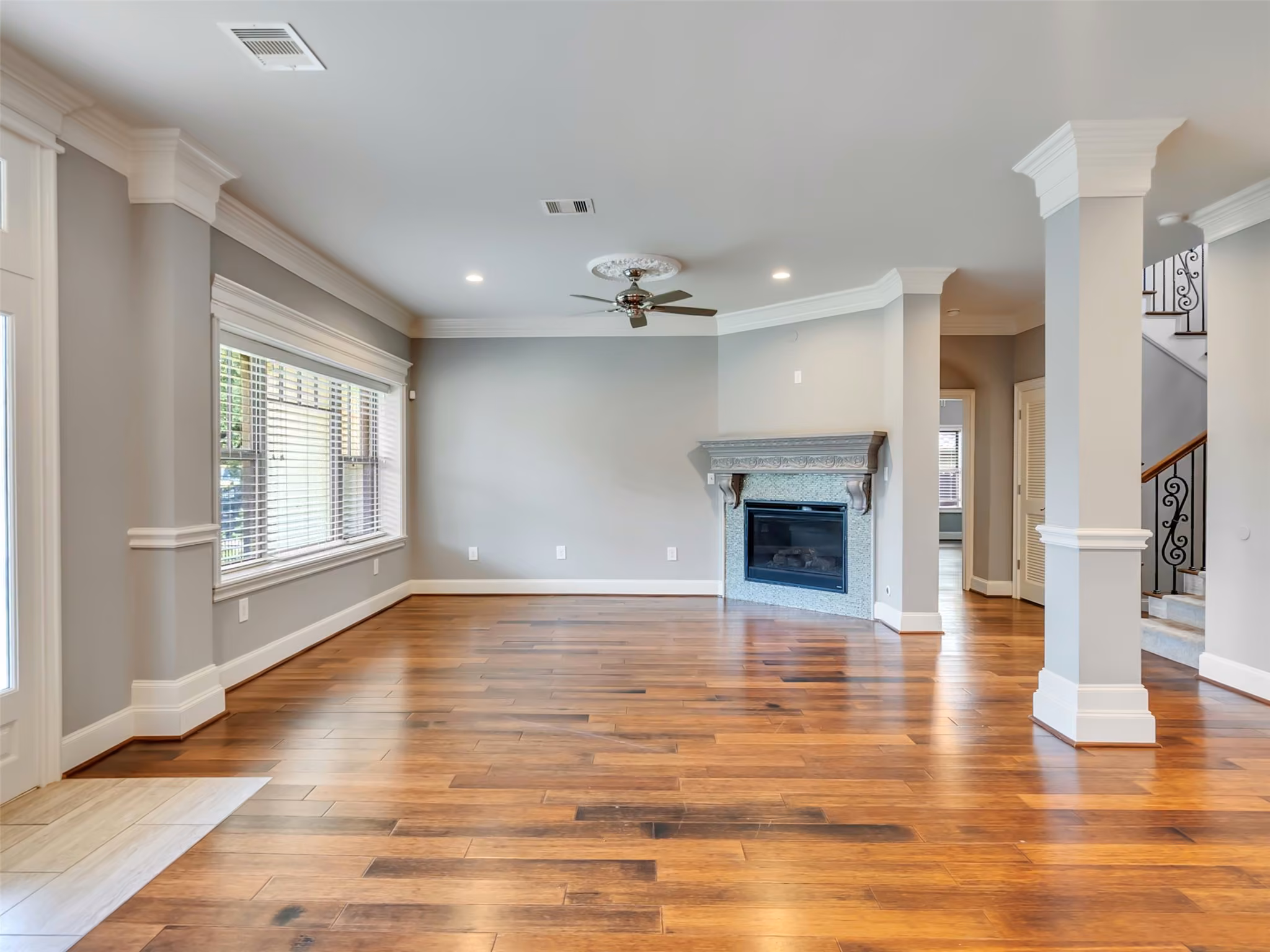 Photo 5 of 4708 McKinney Street, Houston, TX