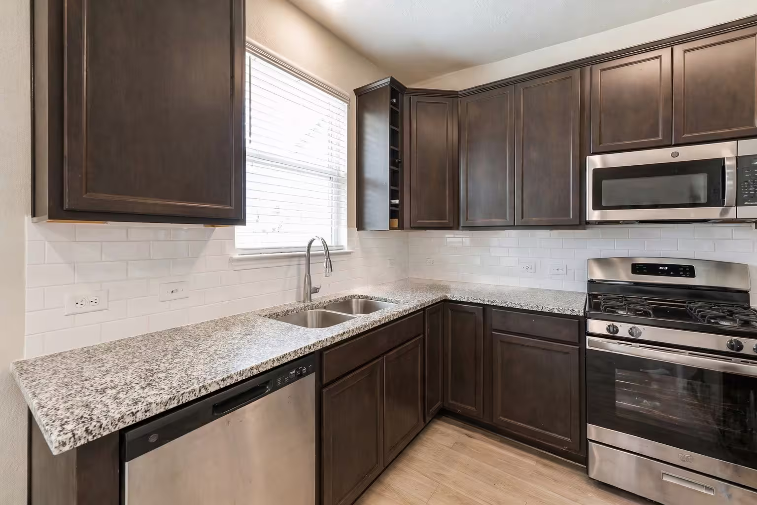 Photo 6 of 104 Laurel Oak Drive, Huntsville, TX