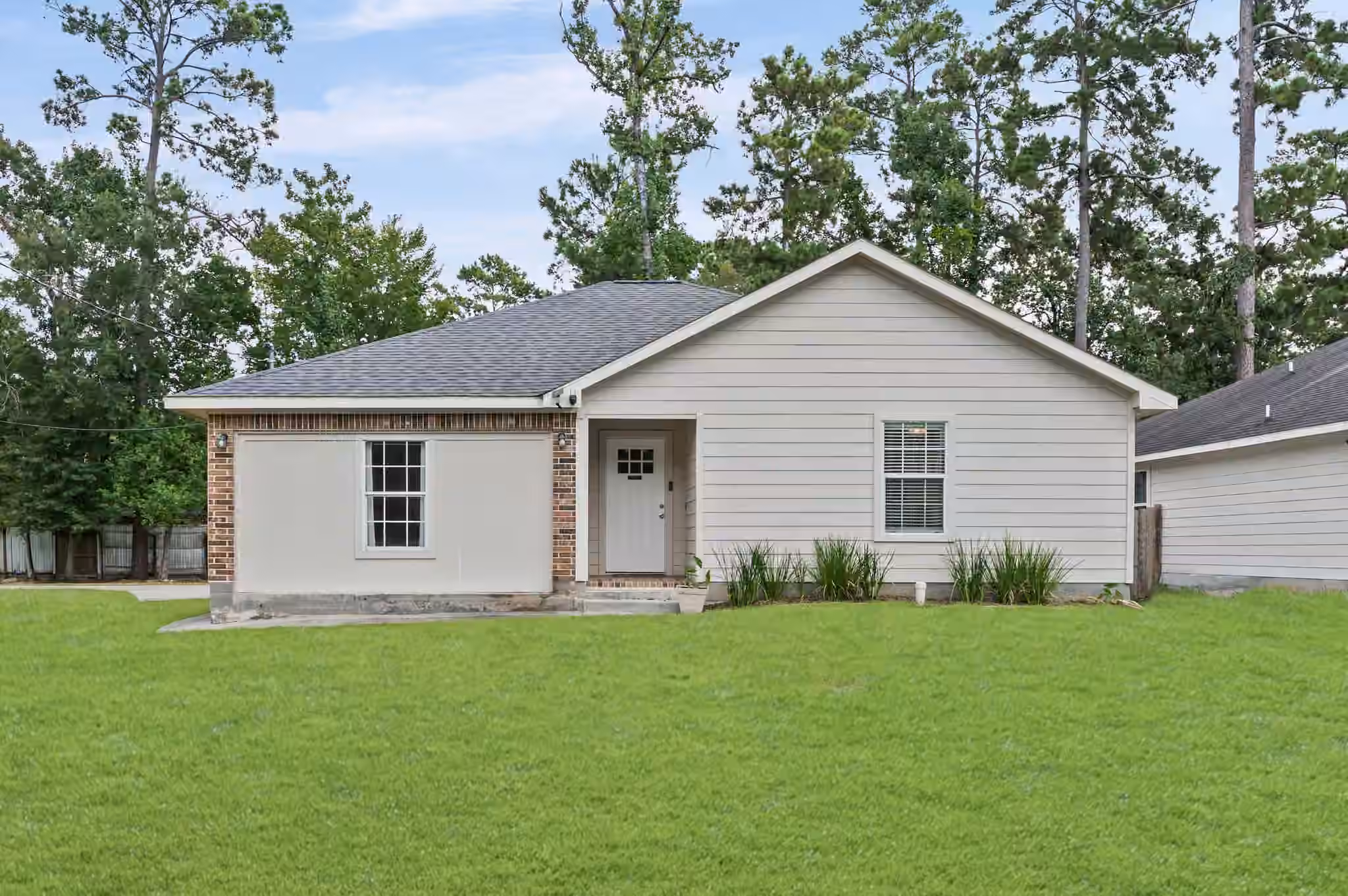 Photo 2 of 10920 Fairview Drive, Conroe, TX