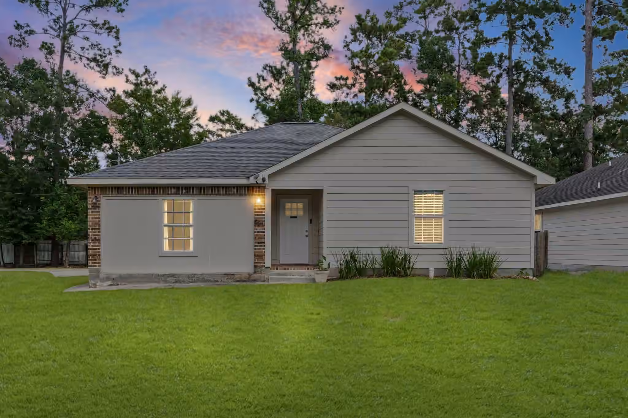 Photo 3 of 10920 Fairview Drive, Conroe, TX