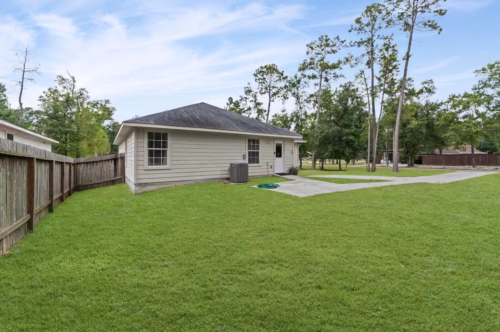 Photo 6 of 10920 Fairview Drive, Conroe, TX