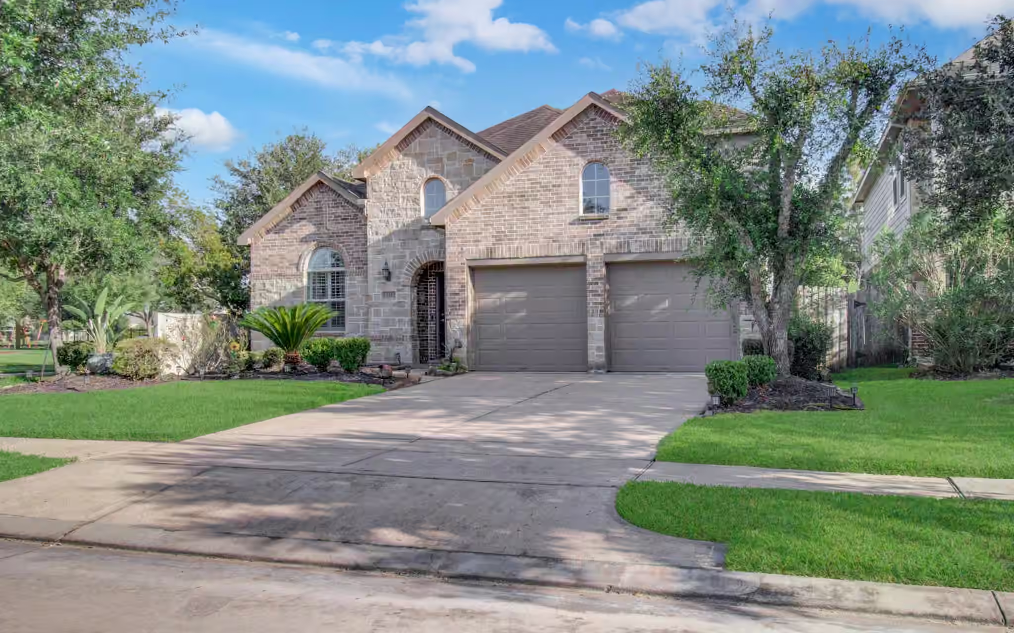 Photo 3 of 13402 Quail Landing Lane, Rosharon, TX