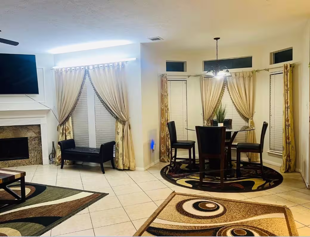 Photo 4 of 110 Chandler Court, Sugar Land, TX