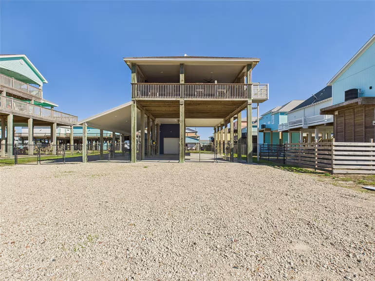 Photo of 842 Main Street, Crystal Beach, TX