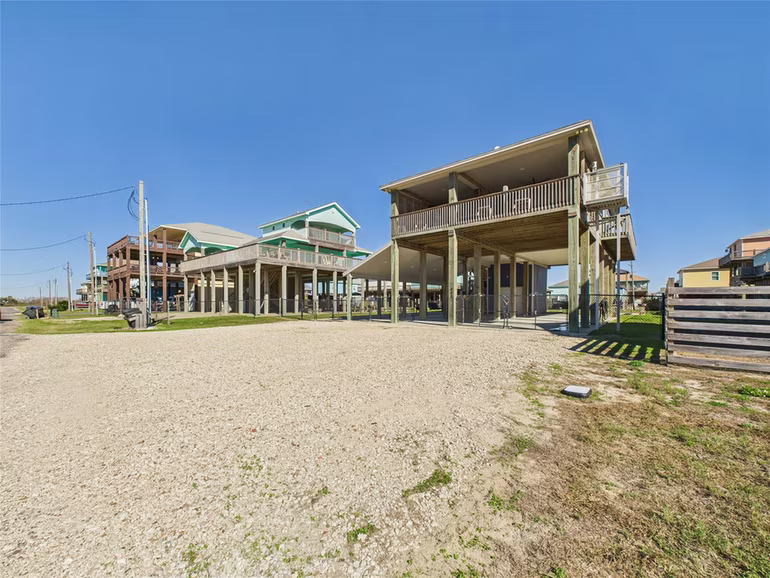 Photo 2 of 842 Main Street, Crystal Beach, TX