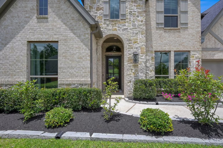 Photo 3 of 275 Bronze View Drive, Montgomery, TX