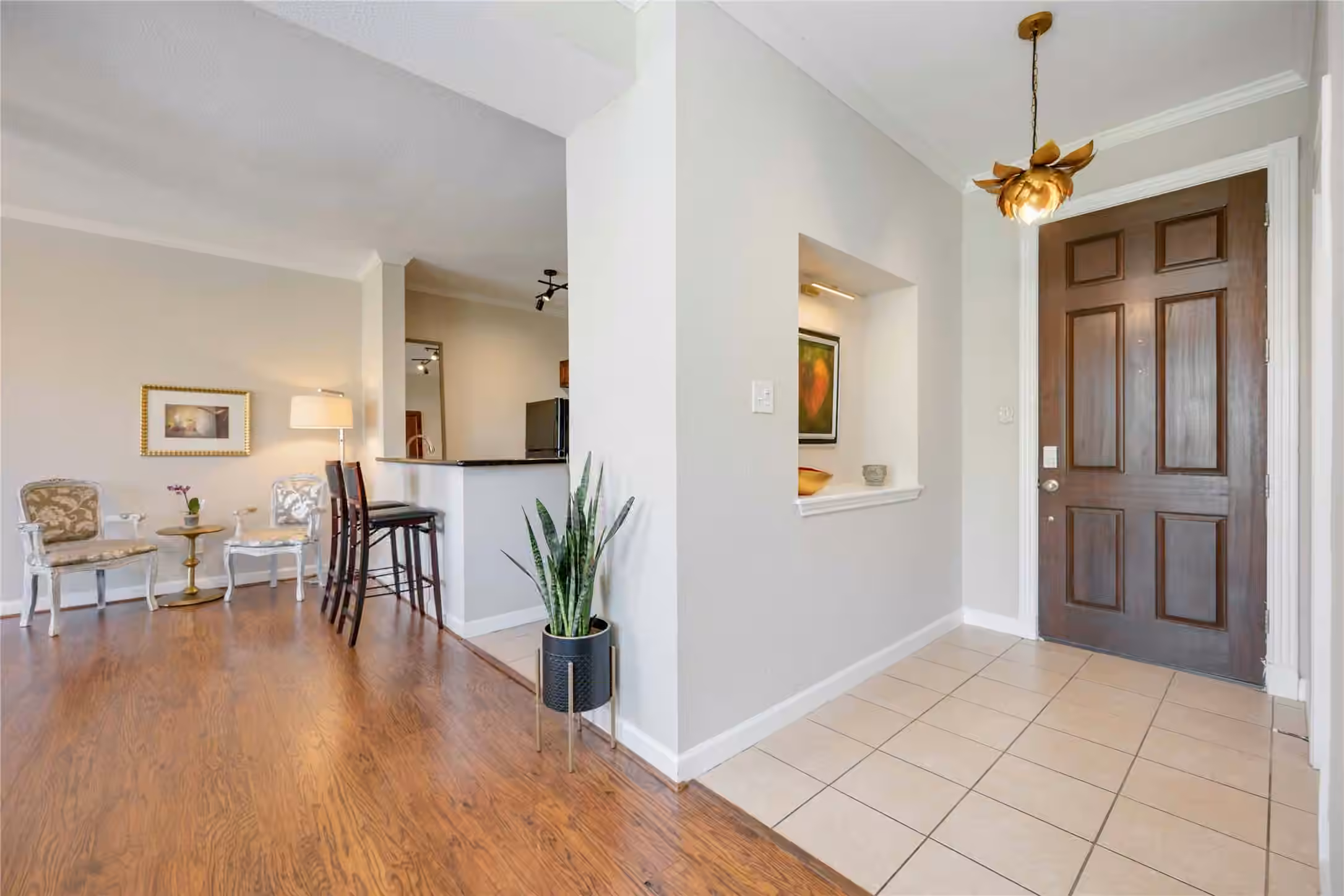 Photo 3 of 4515 Briar Hollow Place 308, Houston, TX