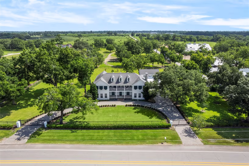Photo of 9827 Fm 2759 Road, Richmond, TX 77469