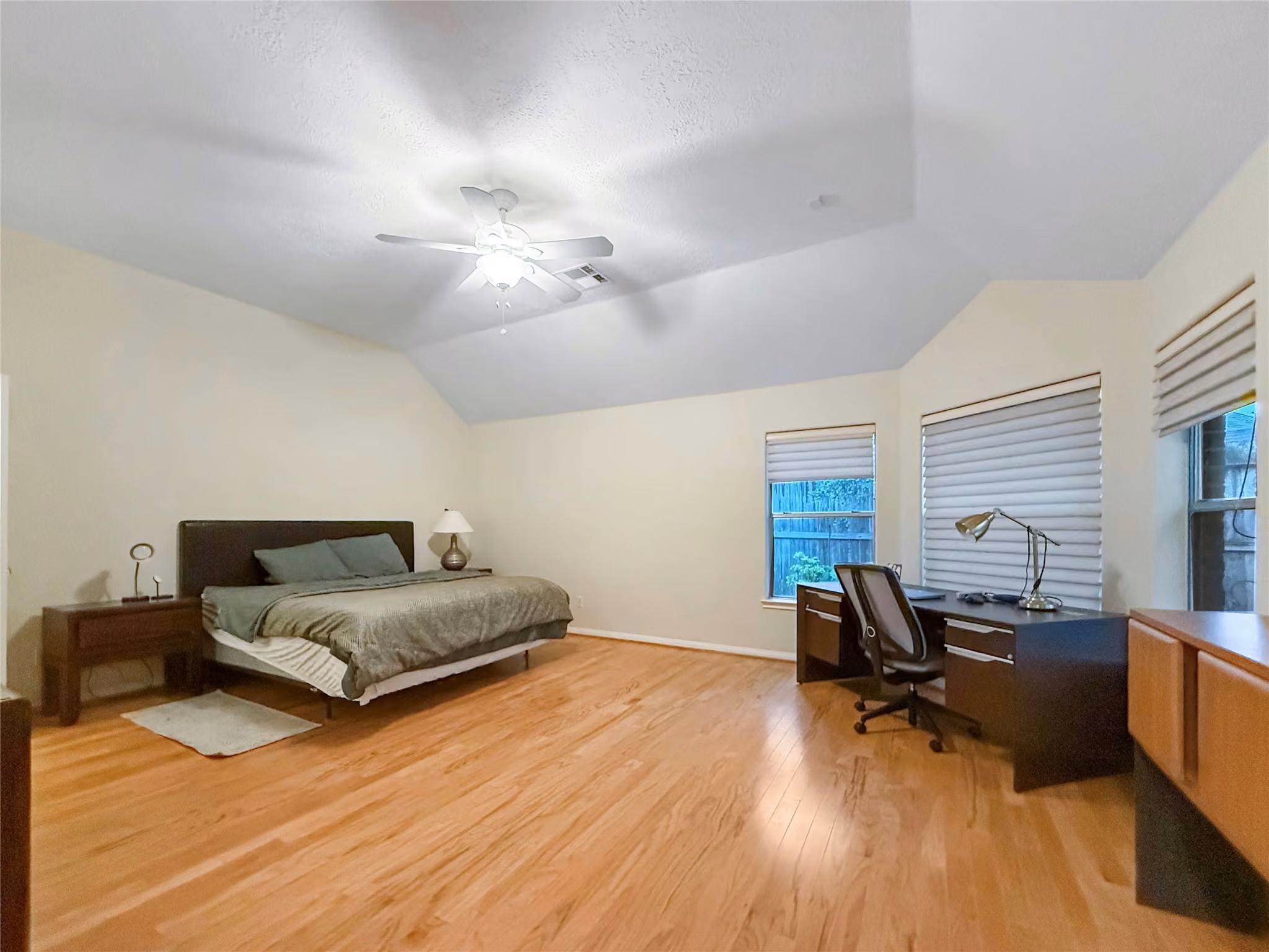 Photo 4 of 2723 Kimbleton Court, Houston, TX
